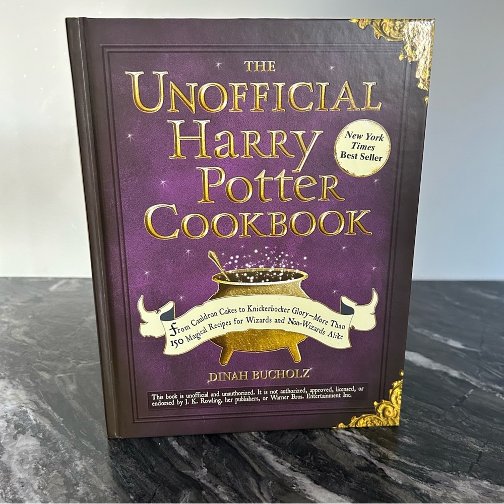 The Unofficial Harry Potter Cookbook - Purple and Gold